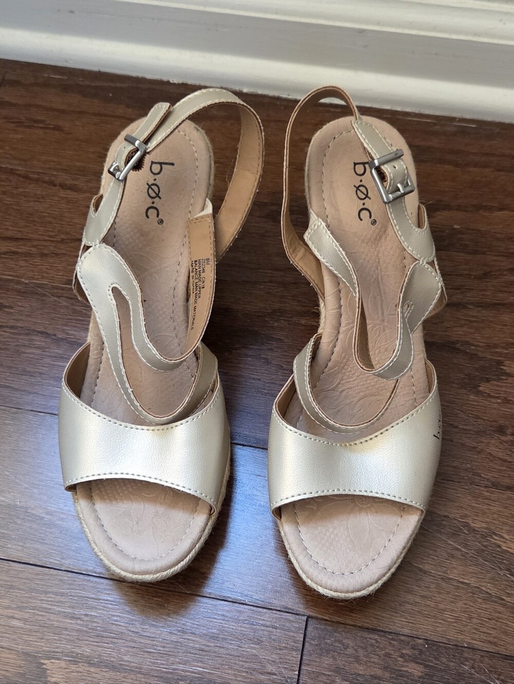 BOC Born Concept Gold Champagne Strappy Espadrille Wedge Sandal Size 8 - Picture 3 of 11